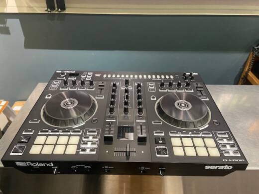 Roland DJ-505 2-Channel Serato DJ Controller